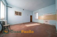 Cucina - camera da letto da dividere