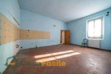 Cucina - camera da letto da dividere