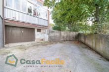 Ingresso garage e posto auto