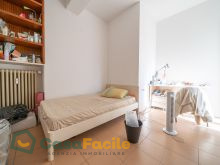 Stanza matrimoniale con balcone