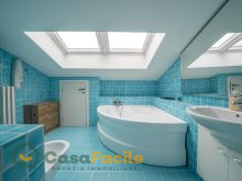 Bagno nel sottotetto